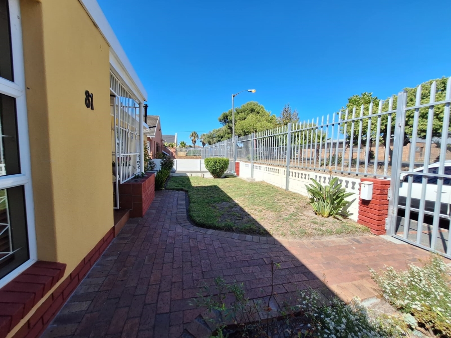 To Let 3 Bedroom Property for Rent in Fairways Western Cape
